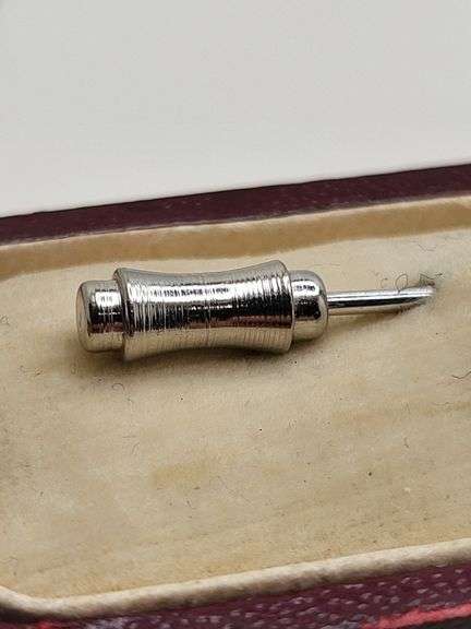 Vintage 14KT White Gold Diamond Pin