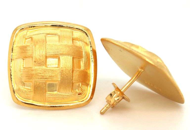 22kt Yellow gold square woven look earrings