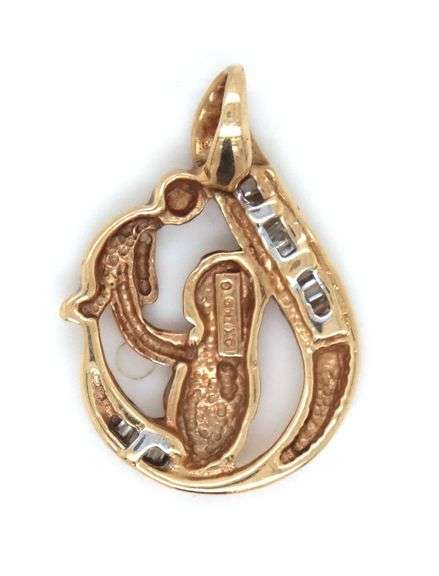 10kt Yellow gold Mother and child pendant