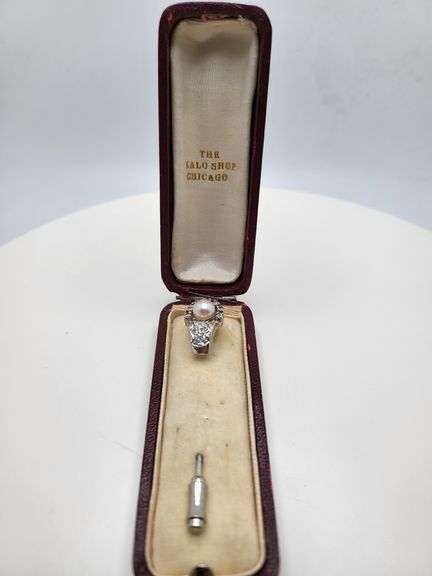 Vintage 14KT White Gold Diamond Pin