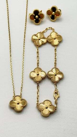 18KT Yellow Gold Set Of Guilloche Pattern Gold Include Bracelet , Pendant And Earrings