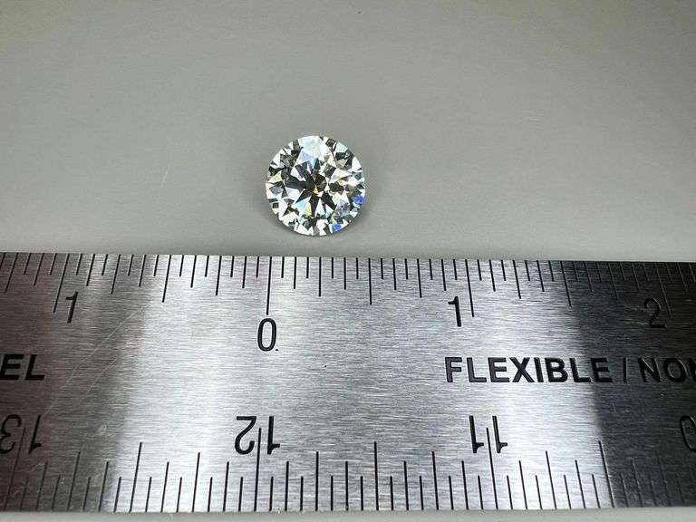 Large 10 Ct White VVs1 Simulated Diamond Solitaire