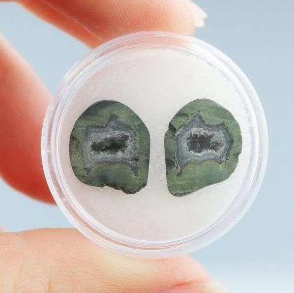 Fantastic 9.36ct Tabasco Geode pair