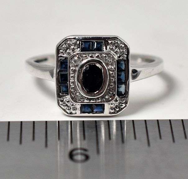 Vintage Art Deco Blue Sapphire Gemstone Ring with Diamond Accents