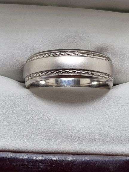 14KT White Gold Band