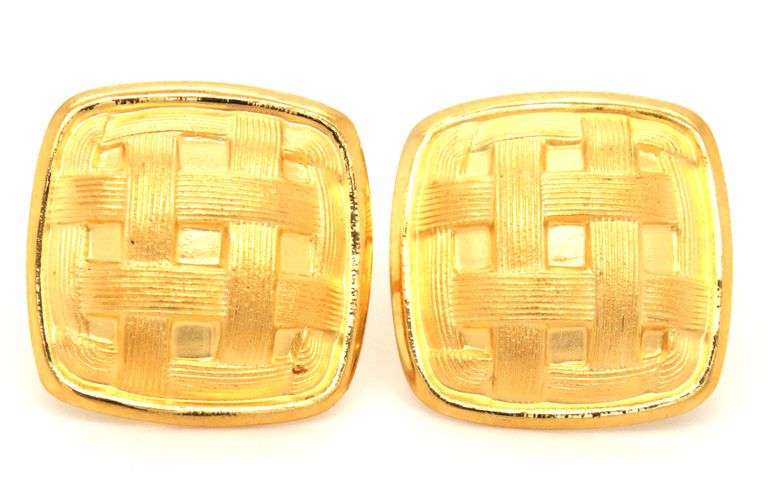22kt Yellow gold square woven look earrings