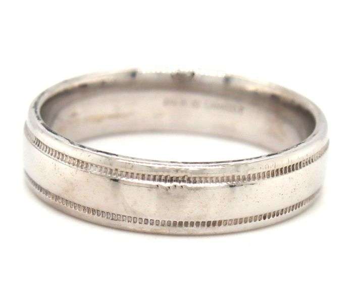14kt White gold 5.5mm band
