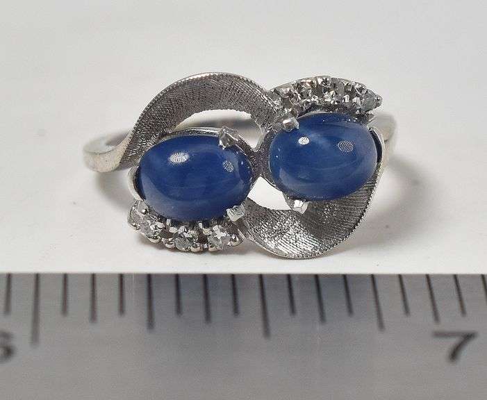 Mesmerizing 14K white Gold Star Sapphire Gemstone Ring with Diamond Accents
