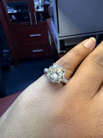 6.15 ct Round Brilliant Cut Platinum Diamond Ring