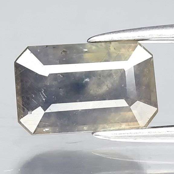 Stormy! 1.30ct swirling storm cloud Madagascar Sapphire!