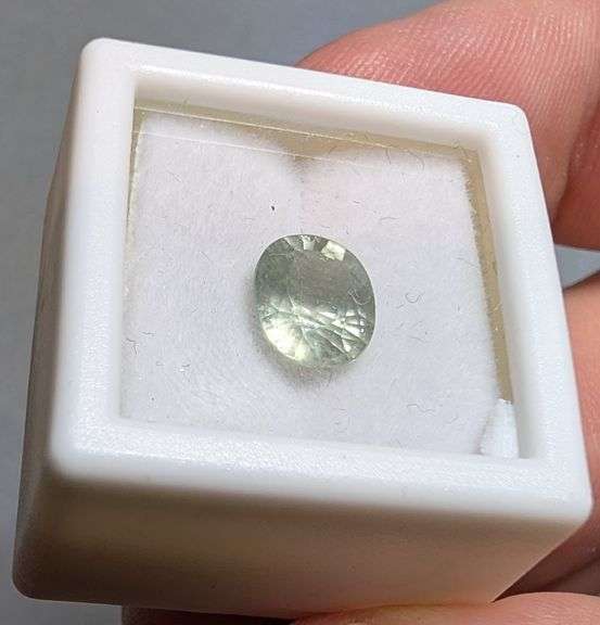 Glittering! Sea green! 2.27ct UNTREATED Tanzanian Sapphire!