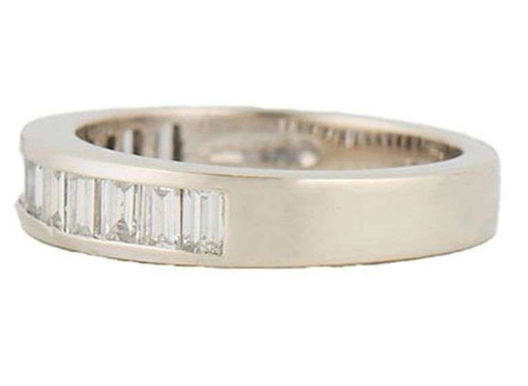 0.75ctw Baguette Diamond Channel Set Wedding Band Ring in 18K