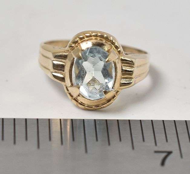 Vintage 10K Yellow Gold Blue Topaz Gemstone Ring