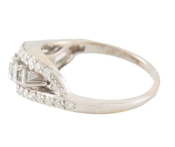 0.85ctw Round Diamond Triple Row Band Ring in 14K
