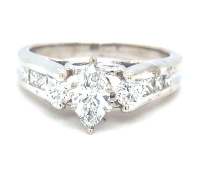 18kt White gold 0.50ct marquise and 0.45ctw round brilliant cut and princess cut engagement ring