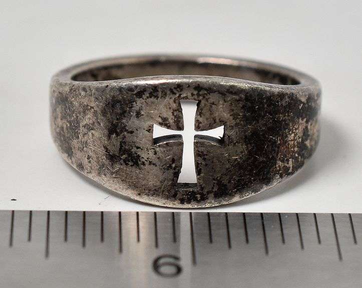 Cross Designed Ring in Sterling Silver
