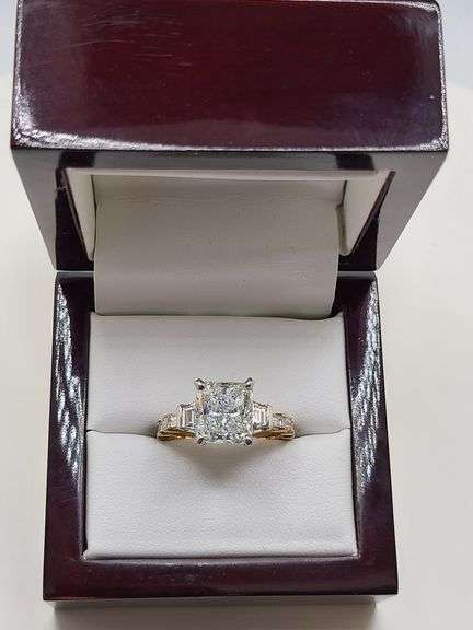 Magnificent 18kt Diamond Eternity Ring