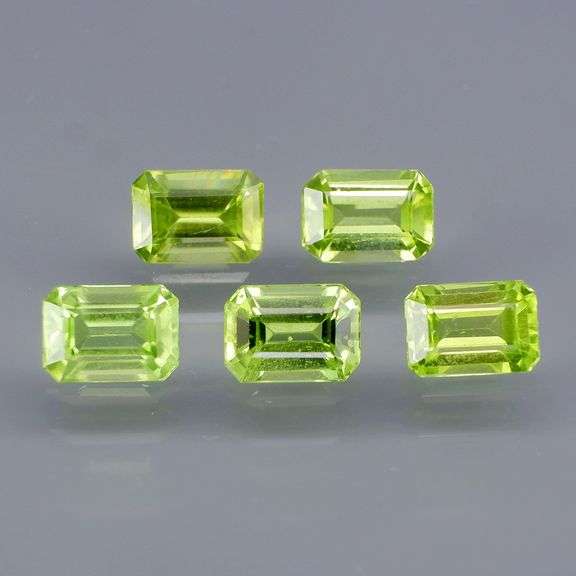 Brilliant 5.27ct 5pc set of matched emerald cut Peridot