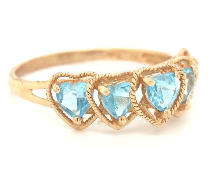 10kt Yellow gold blue topaz heart shaped ring