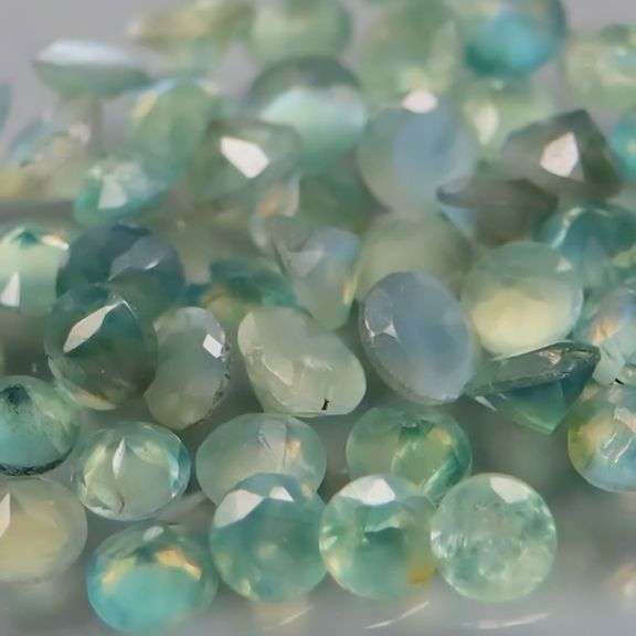 Extremely rare! 1.63ct color change Alexandrite set!