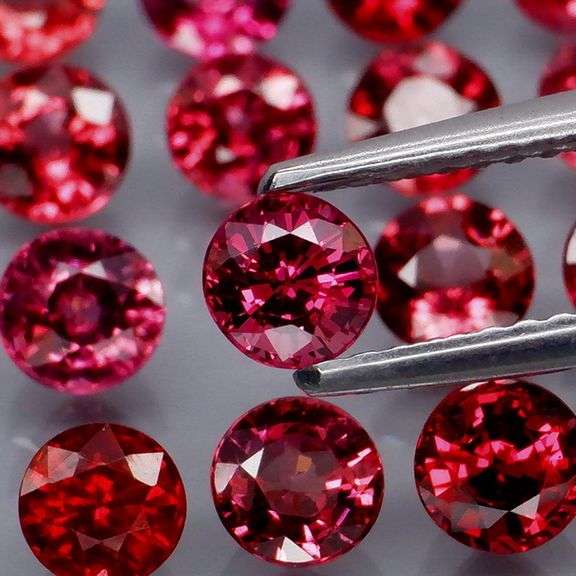Brilliant 6.12ct violet pink Rhodolite Garnet set