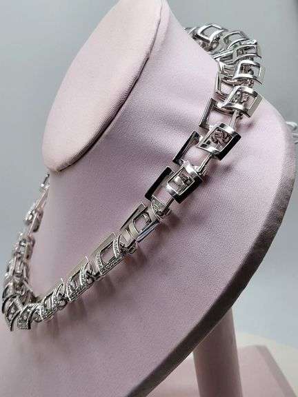 18KT White Gold and Diamond Necklace