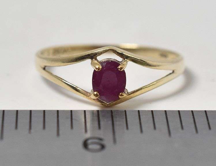 Amazing 10K Yellow Gold Approx. 0.47CTW Ruby Gemstone Solitaire Ring