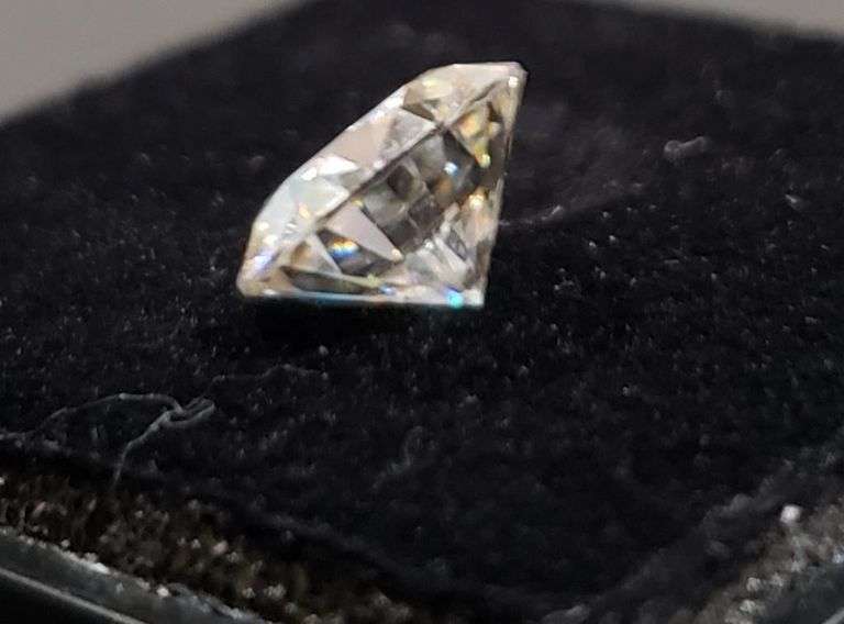 Huge Impressive 10.5 Ct Brilliant Round Cut White Simulated Diamond Solitaire