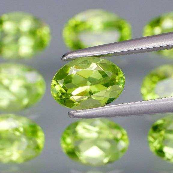 Dazzling 7.59ct untreated apple green Peridot set!