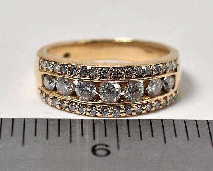 Excellent 14K Yellow Gold Approx. 2.05CTW Diamond Ring