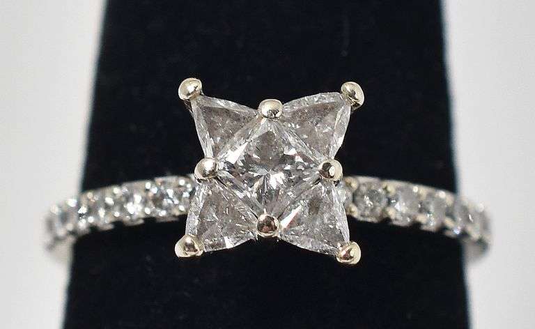 Sparkling 14K White Gold Approx. 0.55CTW Diamond Ring