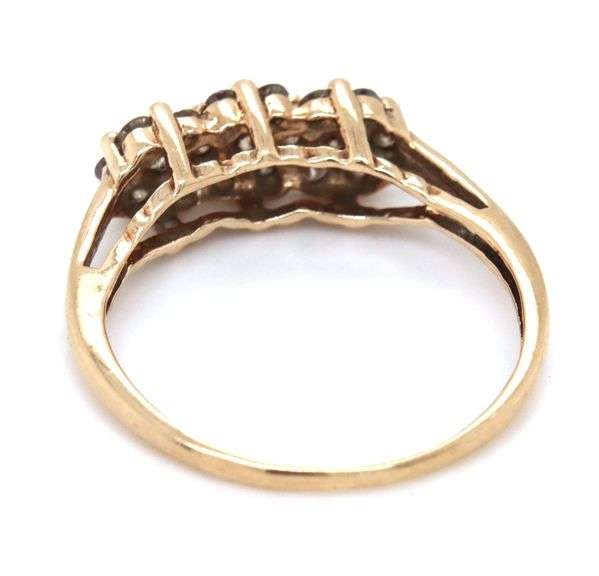 10kt Yellow gold champagne diamond ring