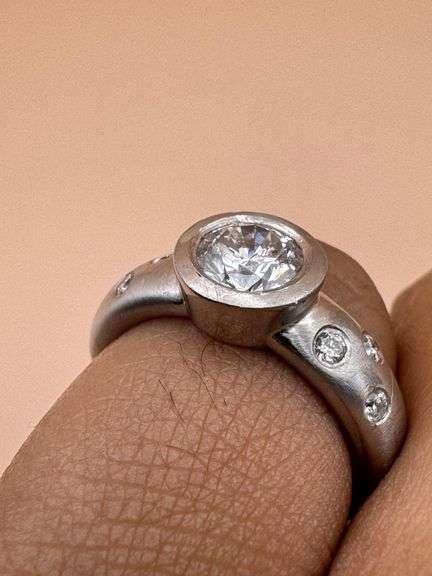 Platinum Round Brilliant Cut Diamond Ring of 1.24ct