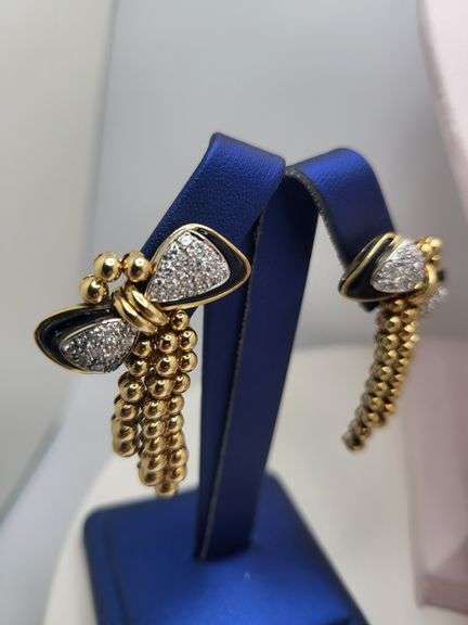 Magnificent 18KT Yellow Gold 5+ CTTW Diamond Necklace and Earring Set