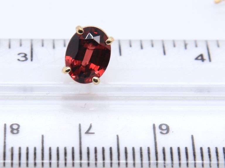14kt Yellow Gold oval Garnet Stud Earrings