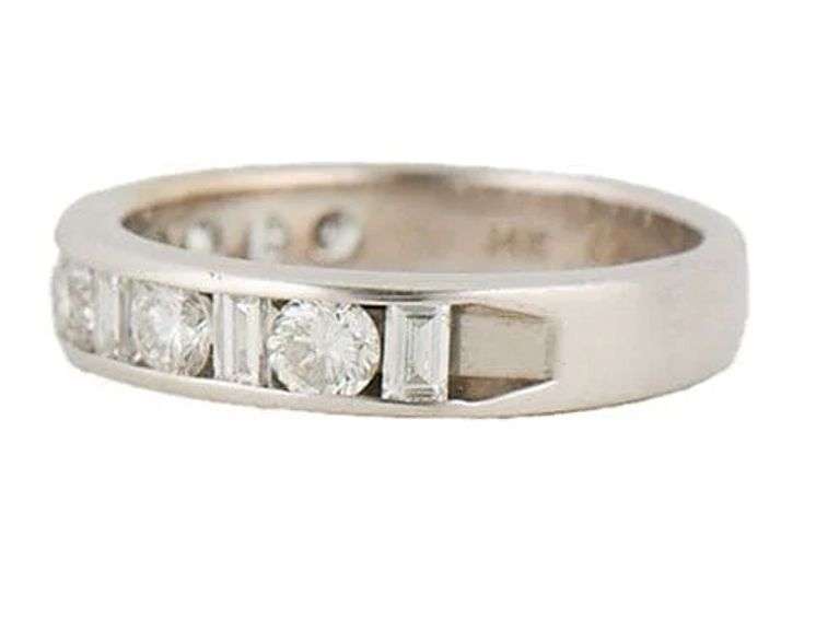 0.70ctw Baguette and Round Diamond Wedding Band Ring in 14K