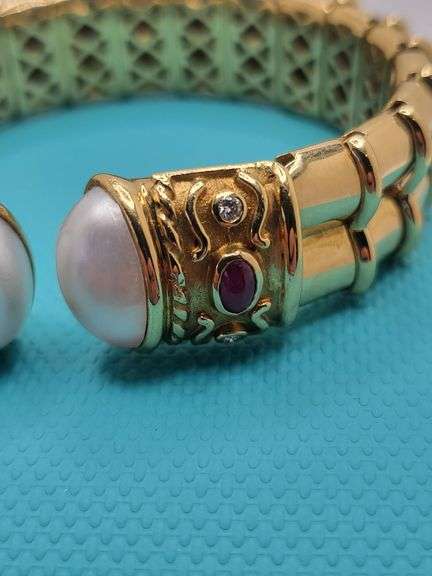 Flexible 18kt Gold Bangle Bracelet