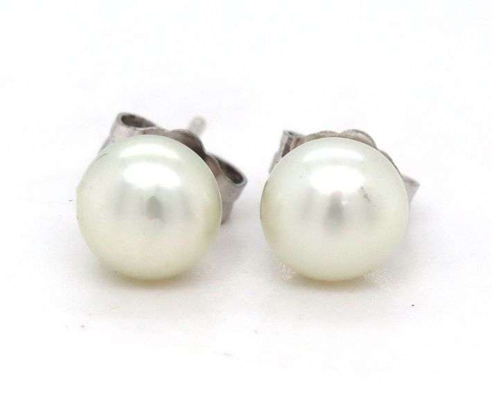 925 Sterling silver fresh water pearl stud earrings