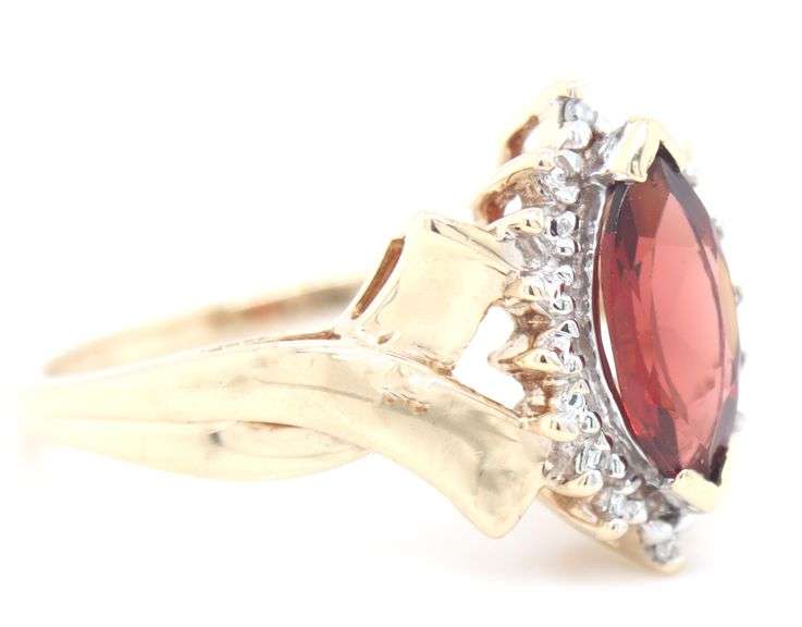 10kt Yellow gold marquise garnet and diamond ring