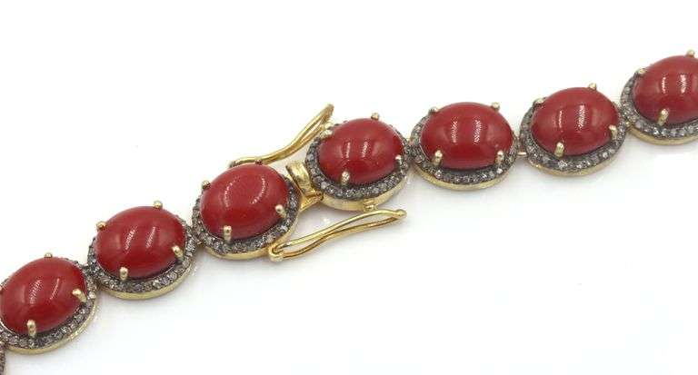 Fantastique Brand New European Direct From manufacturer 42.50CTW Oval Cabochon-Cut Corals & 3.75CTW 