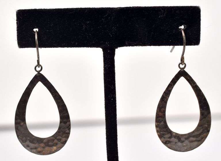 Dangle Earrings in Sterling Silver