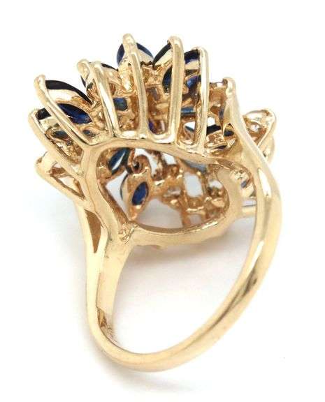 14kt Yellow gold 1.60ctw sapphire and diamond cluster ring