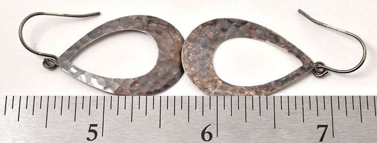 Dangle Earrings in Sterling Silver