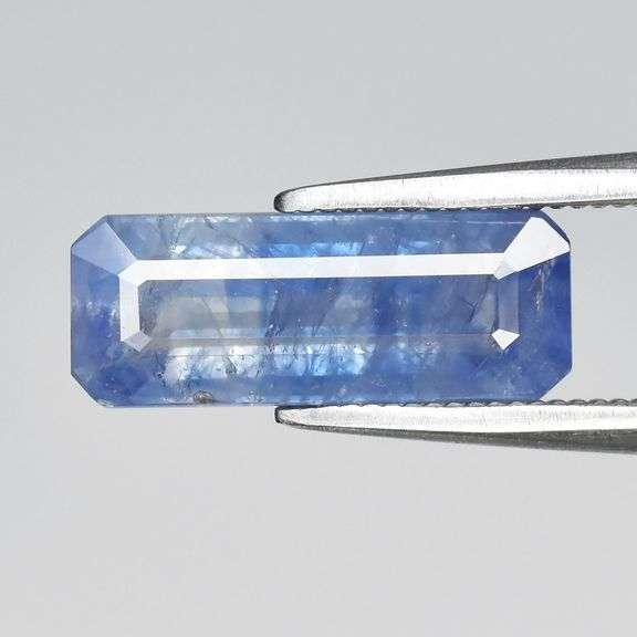 Real! 2.51ct bi-color Sapphire from Madagascar! Heated only!