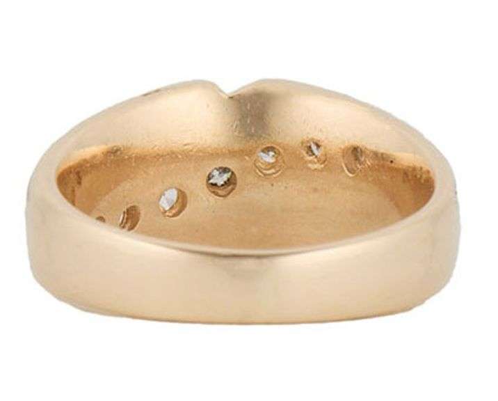 Gents 1.15ctw Round Graduated Diamond Channel Set Band Ring in 14K