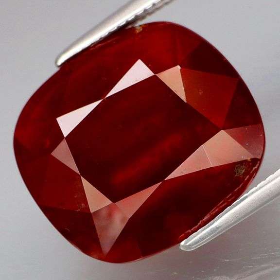 Huge! 12.73ct top burgundy red all natural Hessonite Garnet!