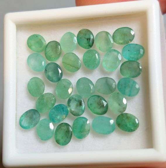 You get a beautiful mix of greens in this 9.35ct Emerald set!