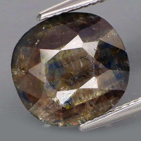 Black and silver! Real silver! 6.78ct untreated Sapphire!