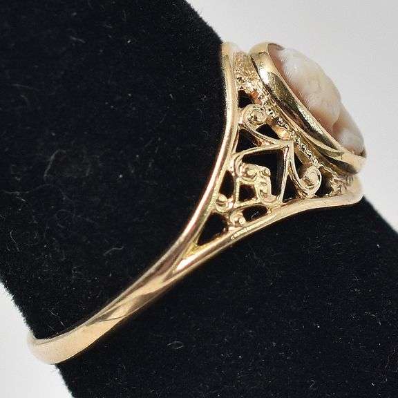 Beautiful 10K Yellow Gold Cameo Ring