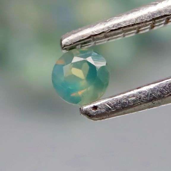 Extremely rare! 1.63ct color change Alexandrite set!